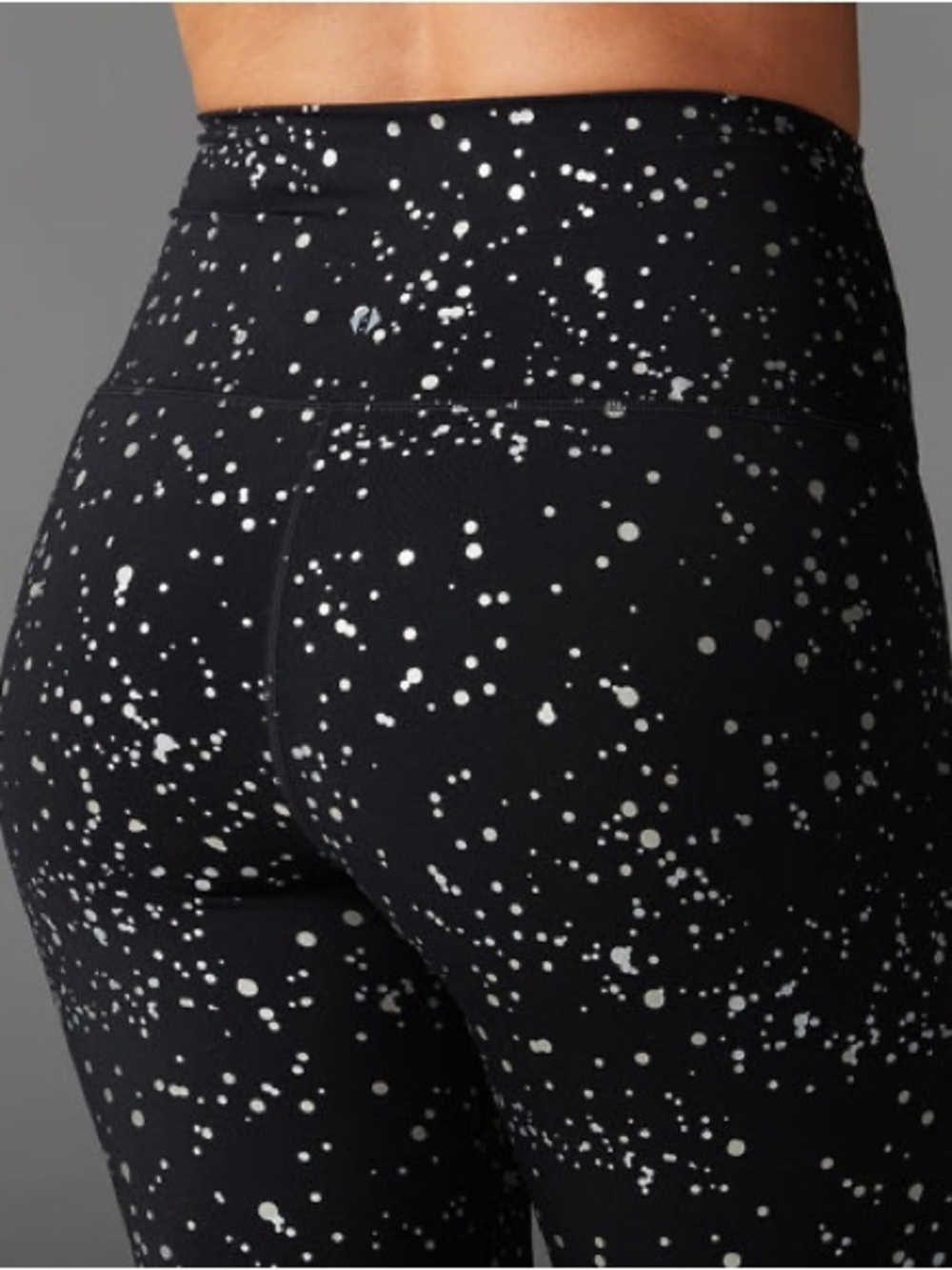 TaviSculpt® High Waisted 7/8 Leggings in Ebony Silver and Gold Glimmer - Picture 11 of 11